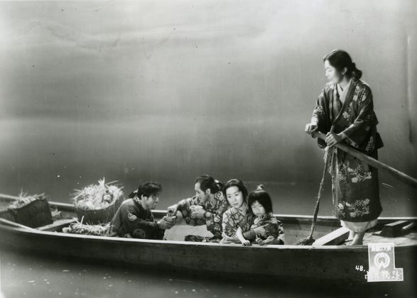 Cena do filme japonês Contos da Lua Vaga (1953).